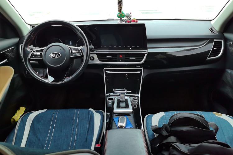 Used Kia KX3 2020 1.5L CVT Trend Edition Center Console