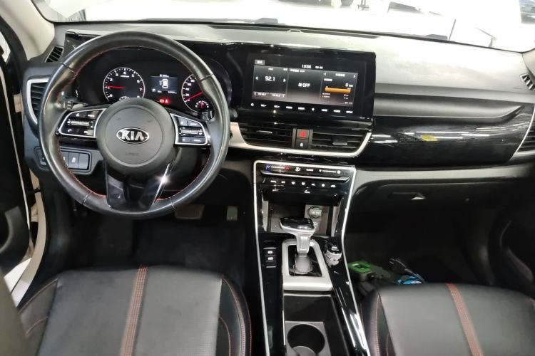 Used Kia KX3 2020 1.5L CVT Trend Edition Center Console