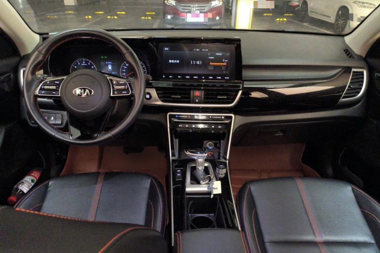 Used Kia KX3 2020 1.5L CVT Trend Edition Center Console