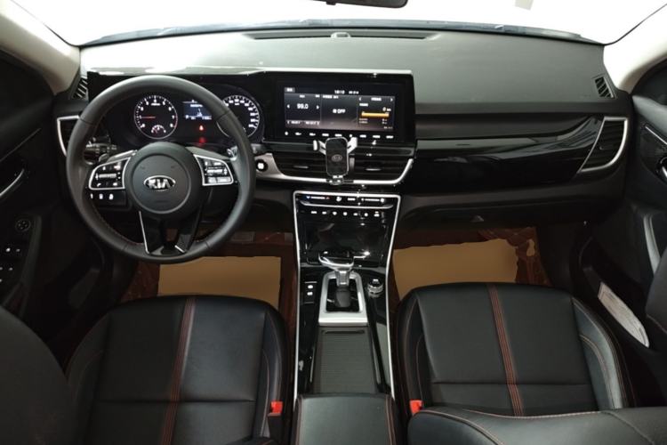 Used Kia KX3 2020 1.5L CVT Trend Edition Center Console