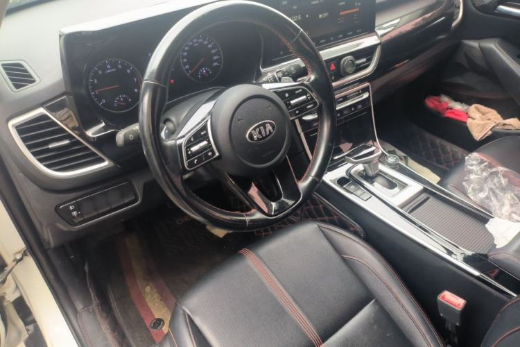 Used Kia KX3 2020 1.5L CVT Trend Edition Center Console