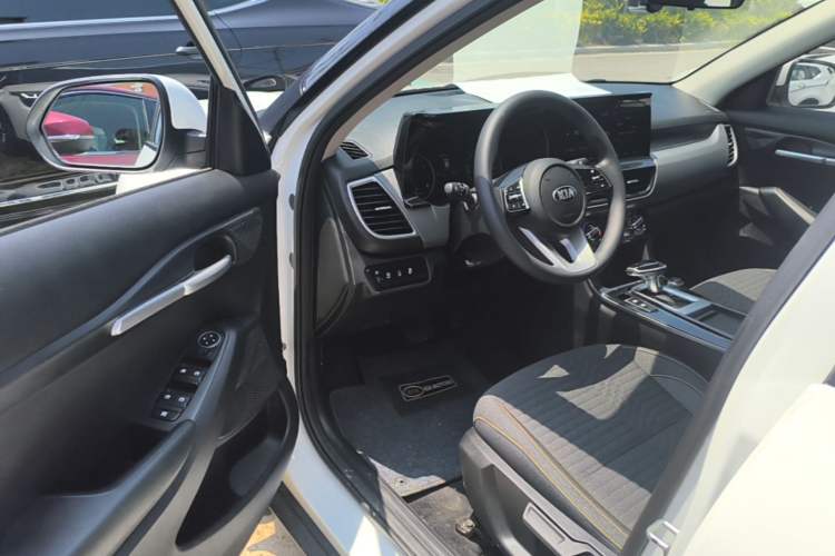 Used Kia KX3 2020 1.5L CVT Comfort Edition Driver Seat