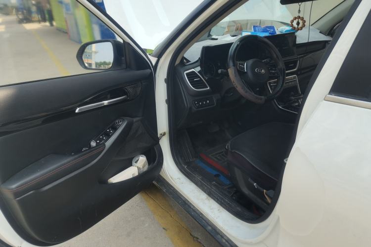 Used Kia KX3  Driver Seat