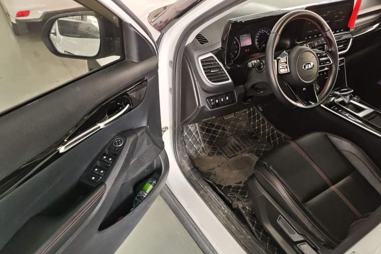 Used Kia KX3 2020 1.5L CVT Trend Edition Driver Seat