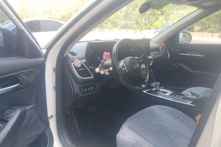 Used Kia KX3 2020 1.5L CVT Trend Edition Driver Seat