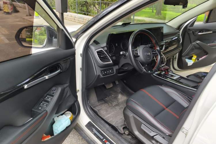 Used Kia KX3 2020 1.5L CVT Trend Edition Driver Seat