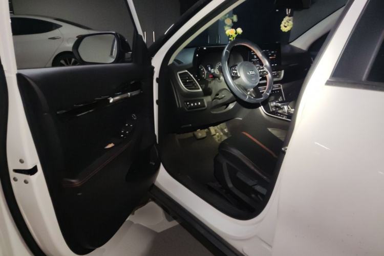 Used Kia KX3 2020 1.5L CVT Trend Edition Driver Seat