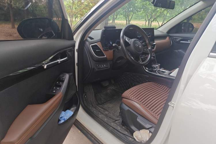 Used Kia KX3 2020 1.5L CVT Trend Edition Driver Seat