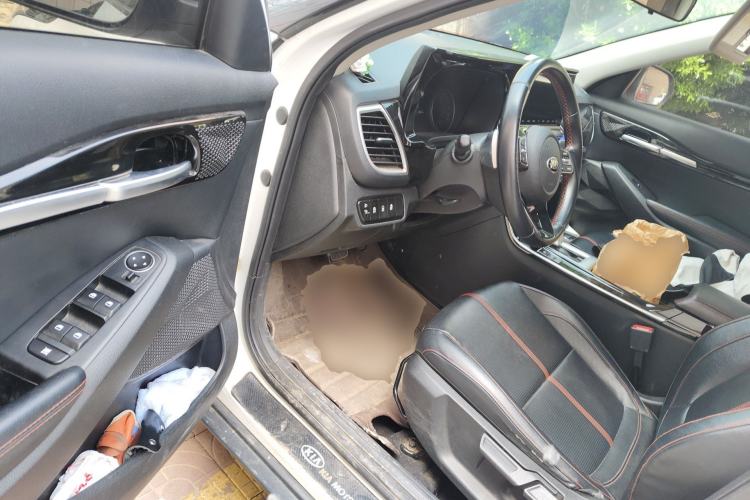 Used Kia KX3 2020 1.5L CVT Trend Edition Driver Seat