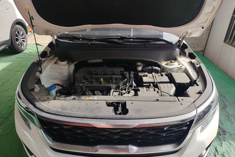 Used Kia KX3 2020 1.5L CVT Trend Edition Engine Bay