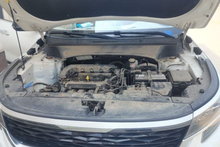 Used Kia KX3  Engine Bay