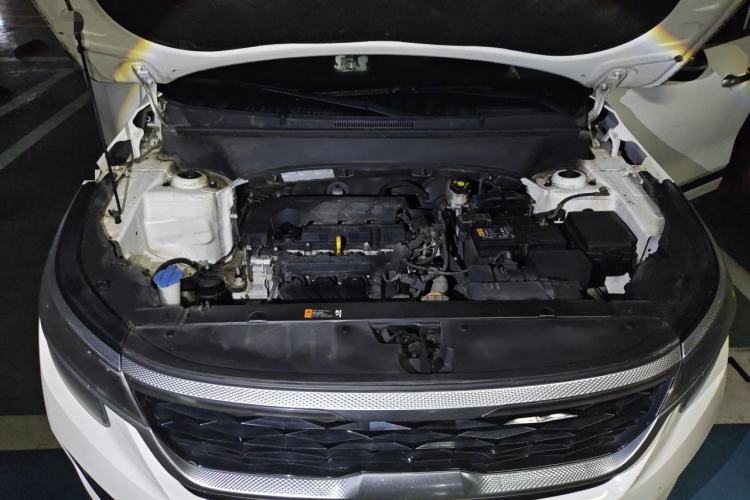 Used Kia KX3 2020 1.5L CVT Trend Edition Engine Bay