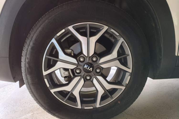 Used Kia KX3 2020 1.5L CVT Trend Edition Exterior 3
