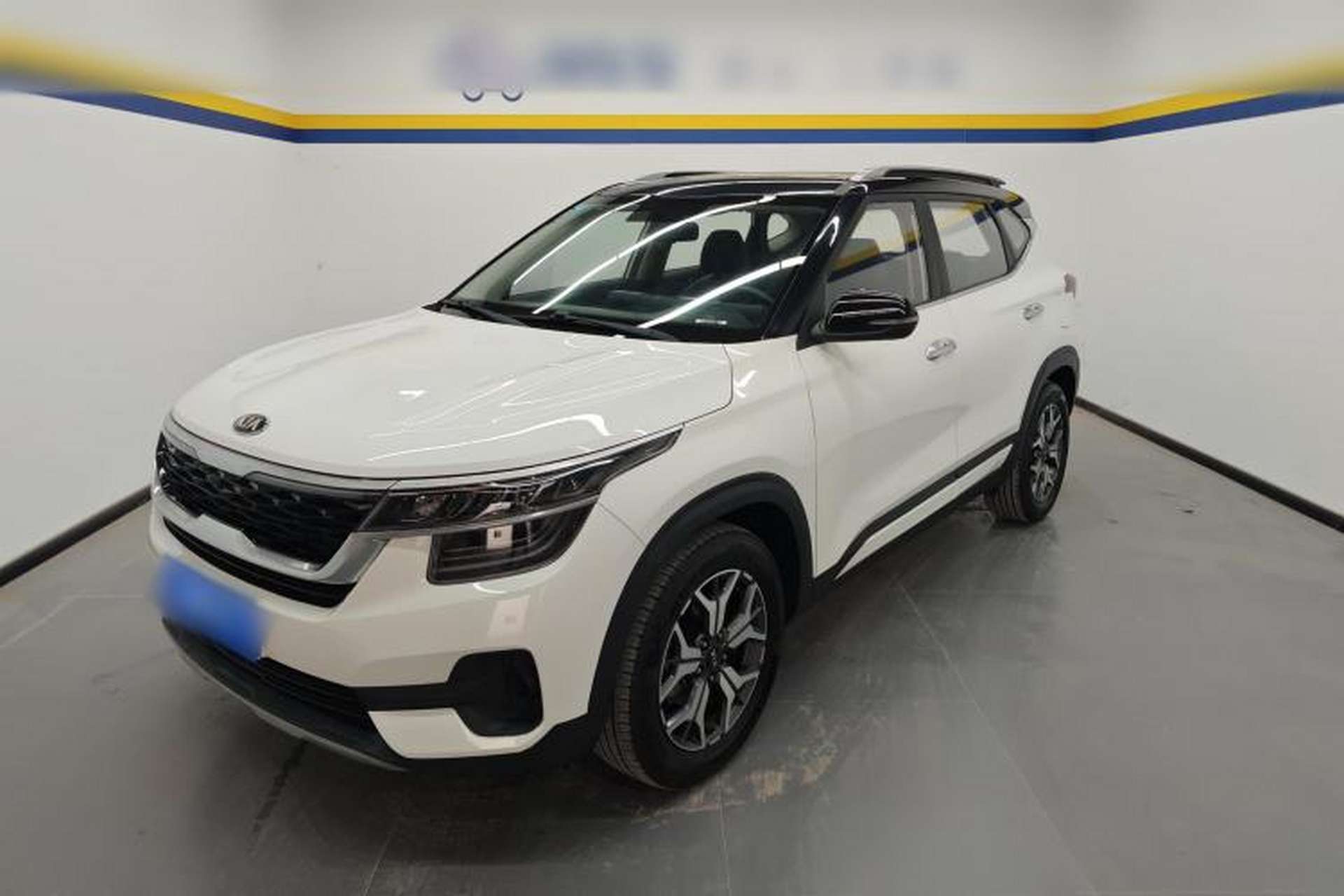 Used Kia KX3 2020 1.5L CVT Trend Edition Front Left 45 Deg