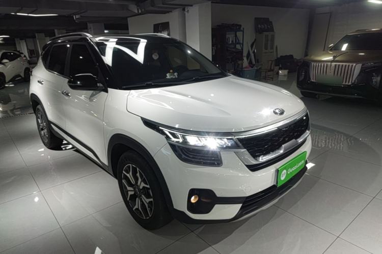 Used Kia KX3 2020 1.5L CVT Trend Edition Front Right 45 Deg