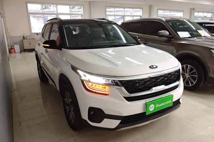 Used Kia KX3 2020 1.5L CVT Trend Edition Front Right 45 Deg