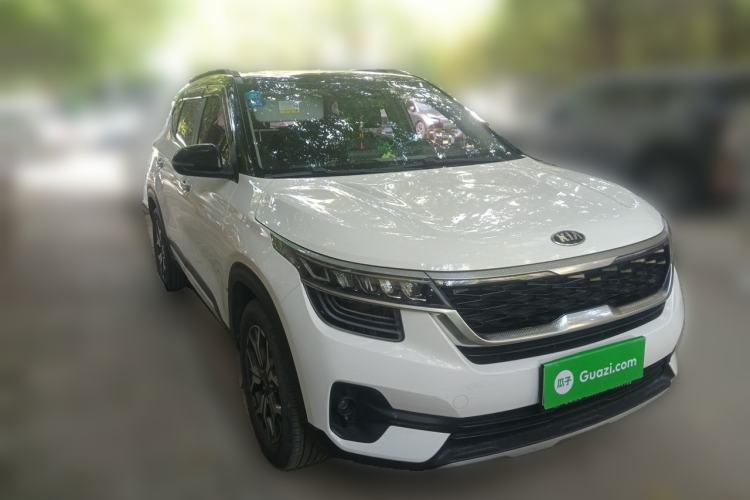 Used Kia KX3 2020 1.5L CVT Trend Edition Front Right 45 Deg
