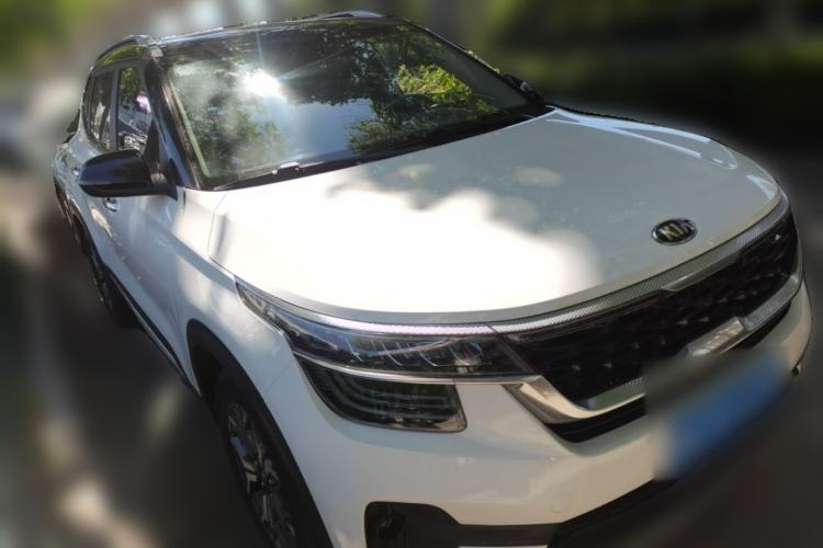 Used Kia KX3 2020 1.5L CVT Trend Edition Front Right 45 Deg