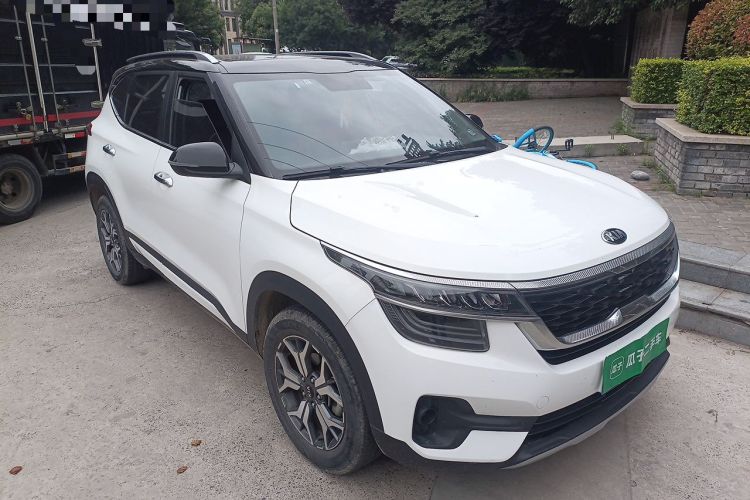 Used Kia KX3 2020 1.5L CVT Trend Edition Front Right 45 Deg
