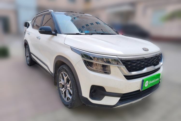 Used Kia KX3 2020 1.5L CVT Trend Edition Front Right 45 Deg