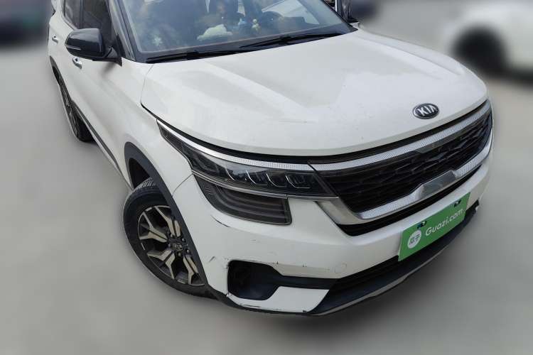 Used Kia KX3 2020 1.5L CVT Trend Edition Front Right 45 Deg