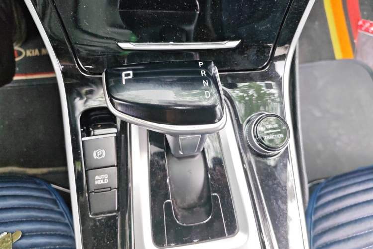 Used Kia KX3 2020 1.5L CVT Trend Edition Gear Lever
