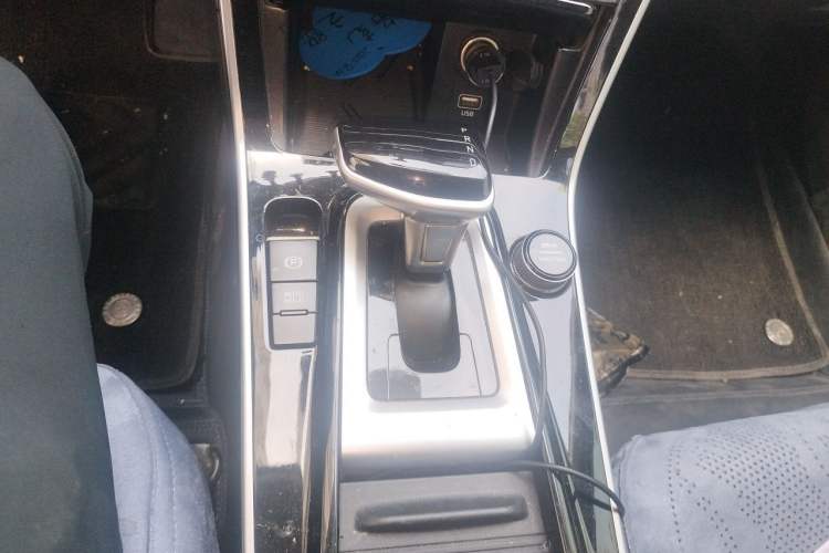 Used Kia KX3 2020 1.5L CVT Trend Edition Gear Lever