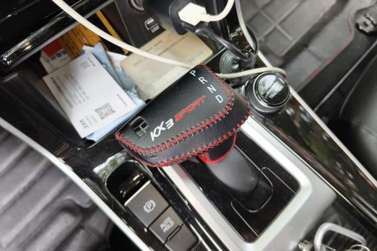 Used Kia KX3 2020 1.5L CVT Trend Edition Gear Lever
