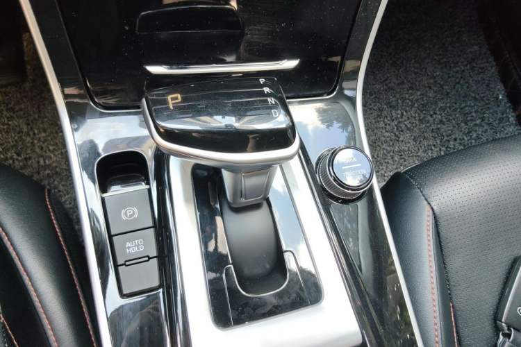 Used Kia KX3 2020 1.5L CVT Trend Edition Gear Lever
