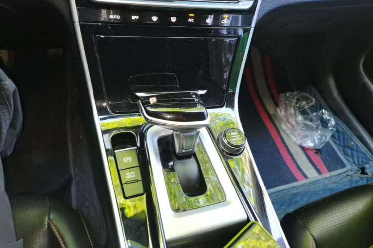 Used Kia KX3 2020 1.5L CVT Trend Edition Gear Lever