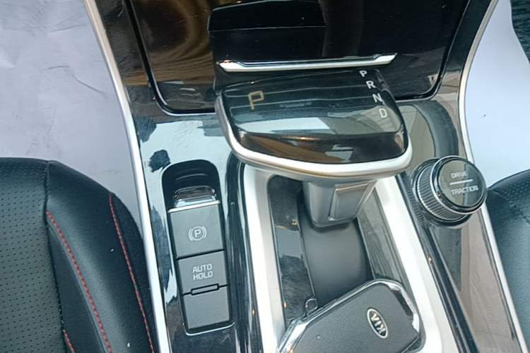 Used Kia KX3 2020 1.5L CVT Trend Edition Gear Lever