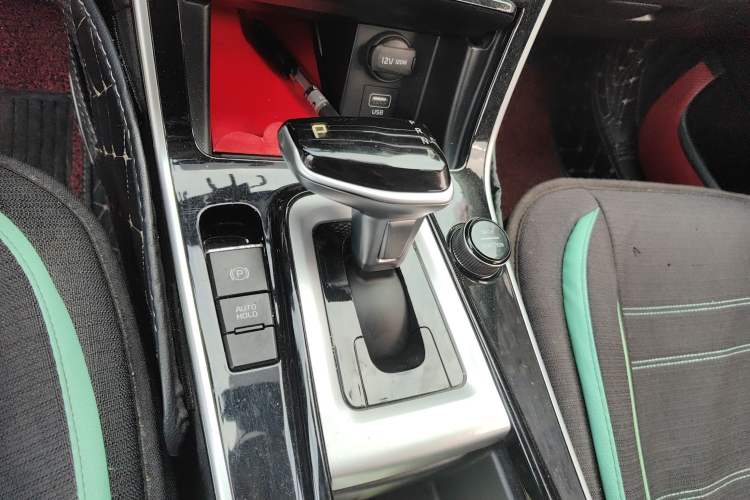 Used Kia KX3 2020 1.5L CVT Trend Edition Gear Lever
