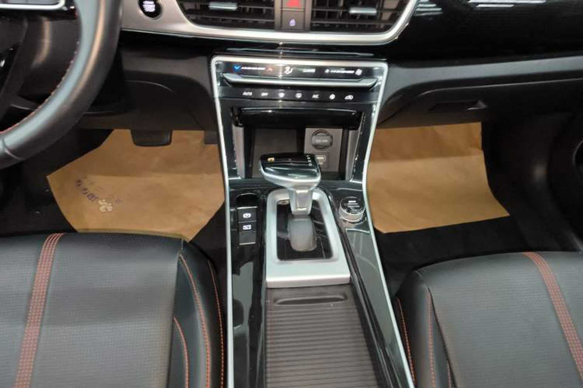 Used Kia KX3 2020 1.5L CVT Trend Edition Gear Lever