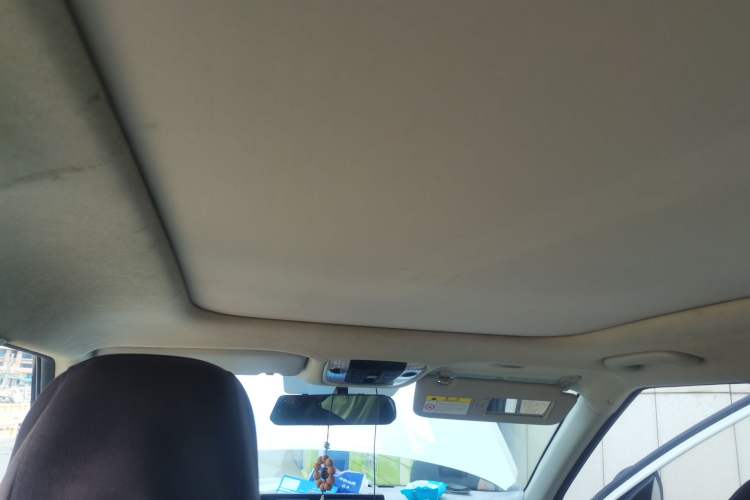 Used Kia KX3  Headliner