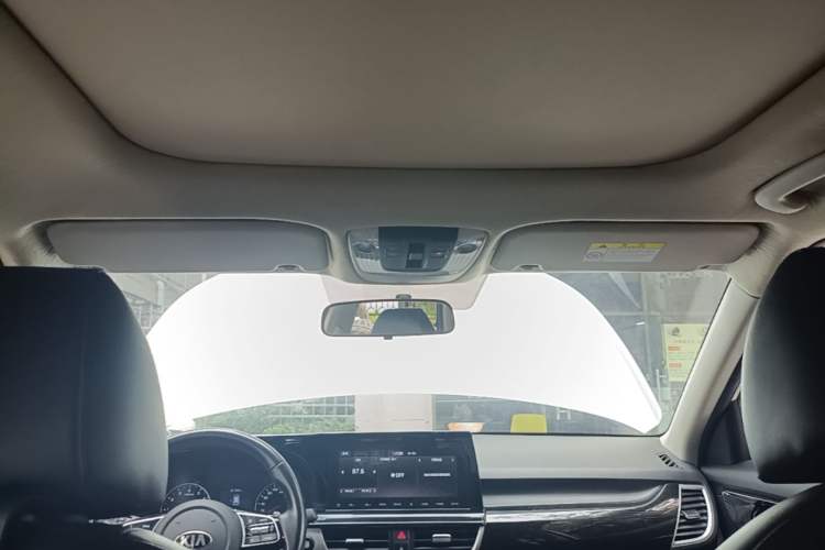 Used Kia KX3 2020 1.5L CVT Trend Edition Headliner