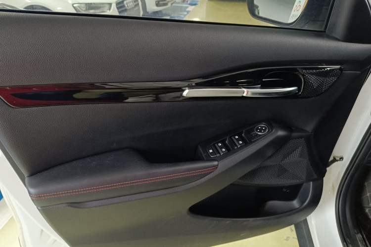 Used Kia KX3 2020 1.5L CVT Trend Edition Interior 10