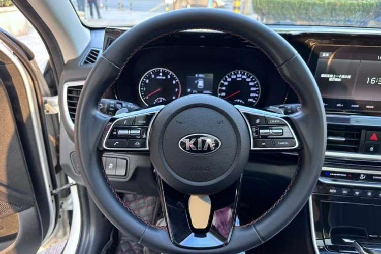Used Kia KX3 2020 1.5L CVT Trend Edition Interior 2
