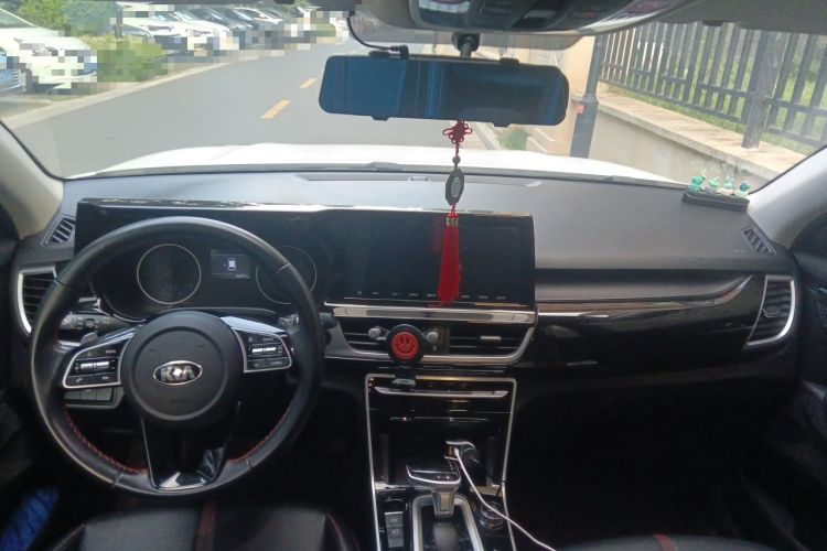 Used Kia KX3 2020 1.5L CVT Trend Edition Interior 2