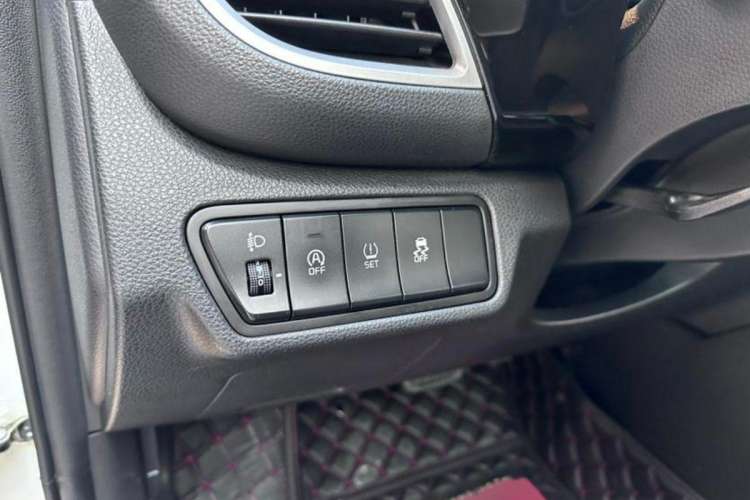 Used Kia KX3 2020 1.5L CVT Trend Edition Interior 8