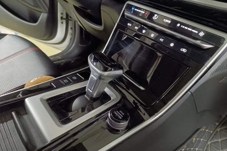 Used Kia KX3 2020 1.5L CVT Trend Edition Interior 9