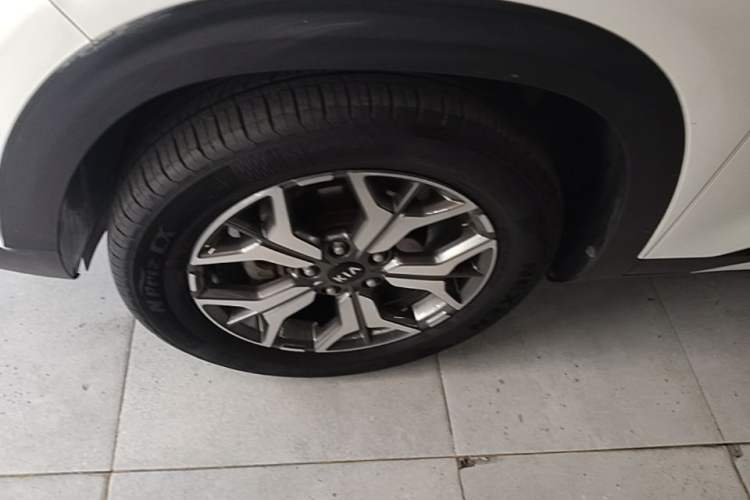 Used Kia KX3 2020 1.5L CVT Smart Edition Left Front Wheel Hub