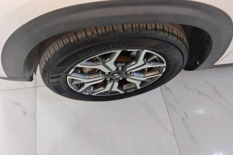 Used Kia KX3 2020 1.5L CVT Trend Edition Left Front Wheel Hub