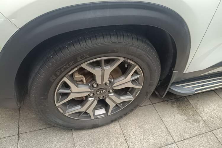 Used Kia KX3 2020 1.5L CVT Trend Edition Left Front Wheel Hub
