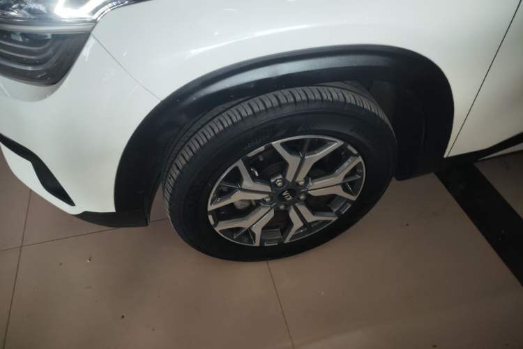 Used Kia KX3 2020 1.5L CVT Trend Edition Left Front Wheel Hub