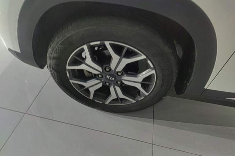 Used Kia KX3 2020 1.5L CVT Trend Edition Left Front Wheel Hub
