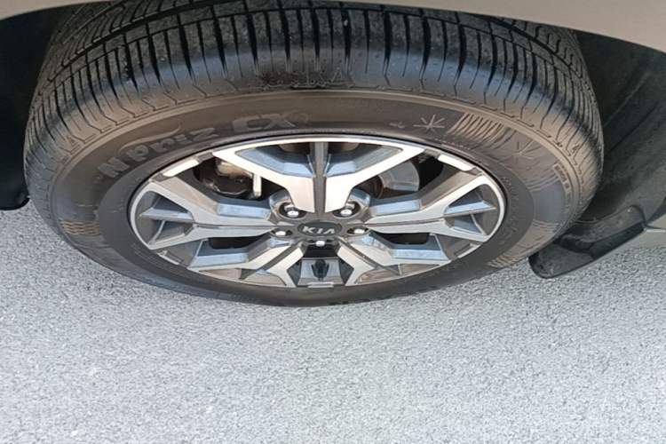 Used Kia KX3 2020 1.5L CVT Trend Edition Left Front Wheel Hub