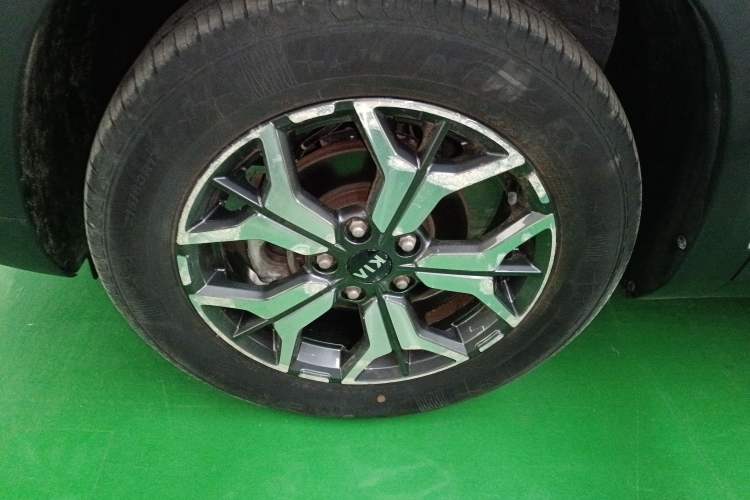 Used Kia KX3 2020 1.5L CVT Trend Edition Left Front Wheel Hub