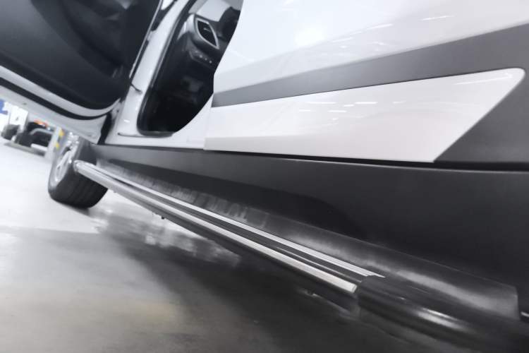 Used Kia KX3 2020 1.5L CVT Trend Edition Left Side Sill