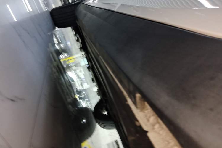 Used Kia KX3 2020 1.5L CVT Trend Edition Left Side Sill