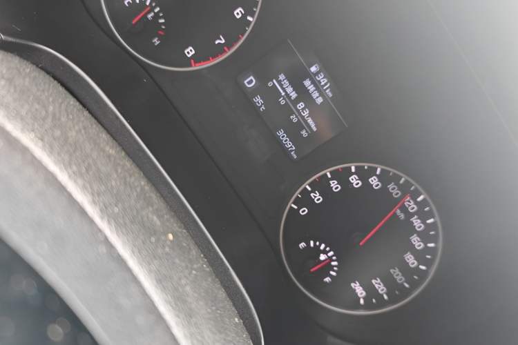 Used Kia KX3 2020 1.5L CVT Trend Edition Odometer Close Up